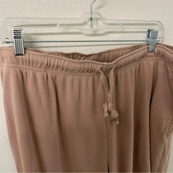 Bedford fair camel sweatpants♥️ - Picture 3 of 4